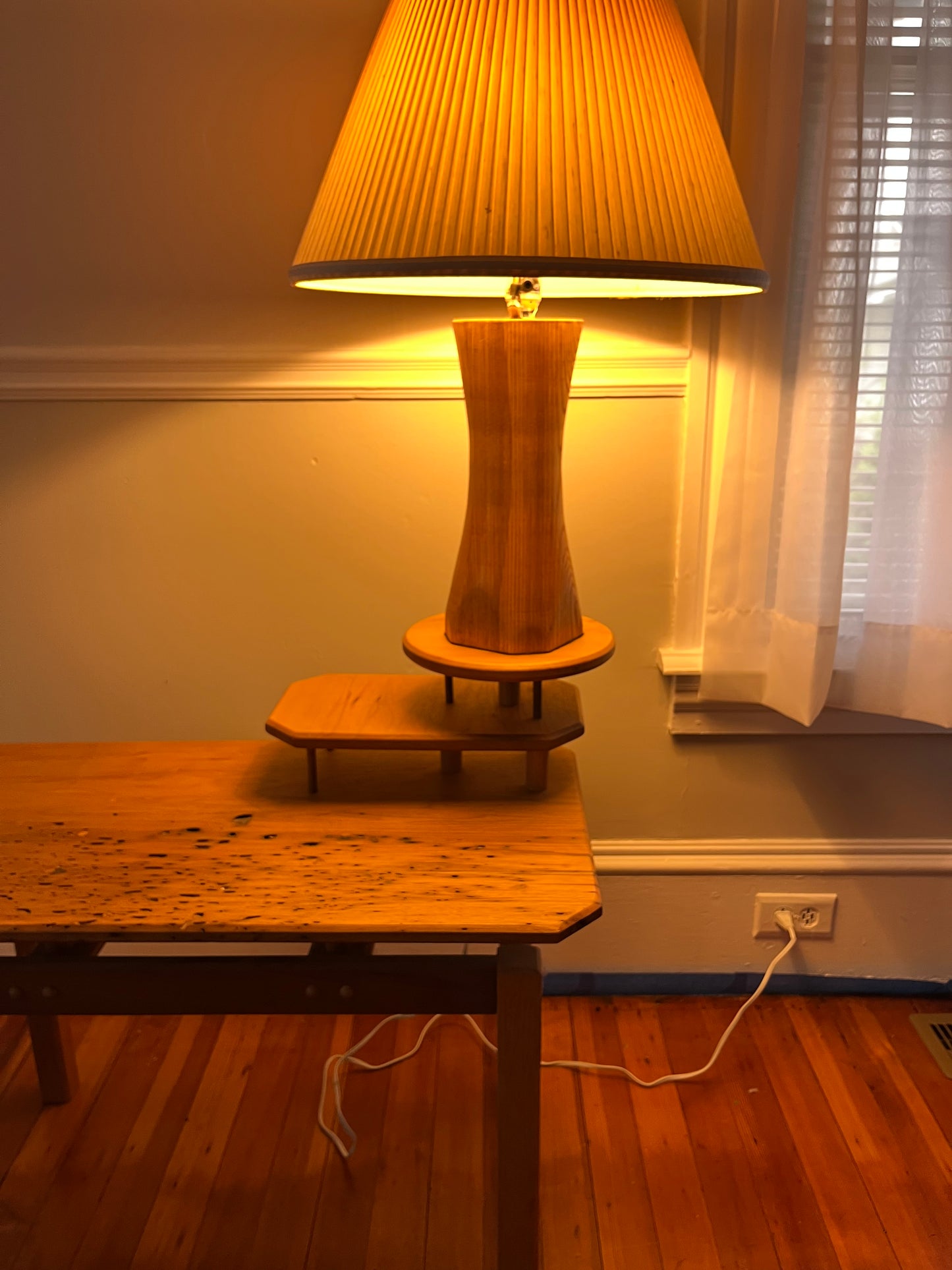 Turned lamp in ASH