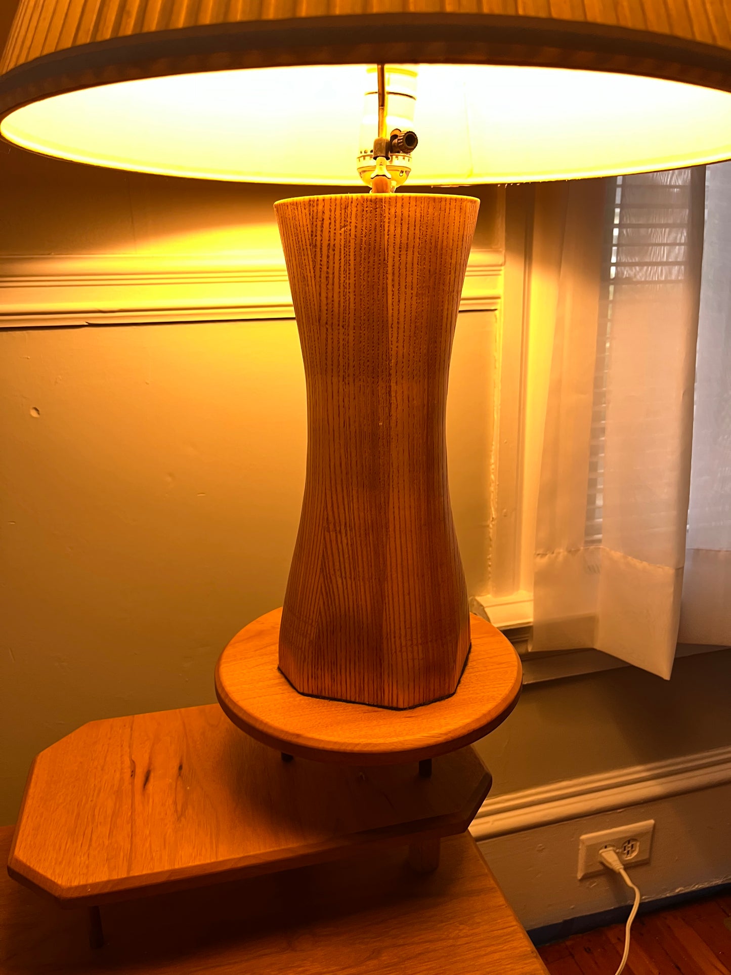 Turned lamp in ASH