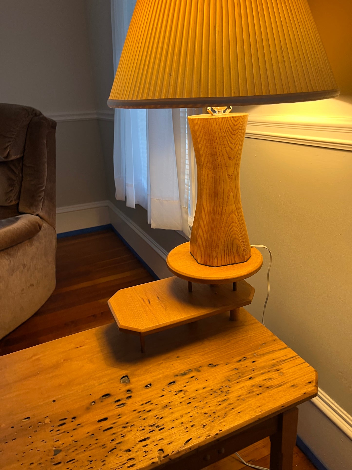 Turned lamp in ASH